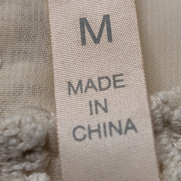 Mystree Cream Lace Accent Women's Blouse - Picture 4 of 5